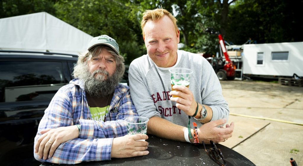 Deler glædelig nyhed: Anders Lund Madsen snart far til 8