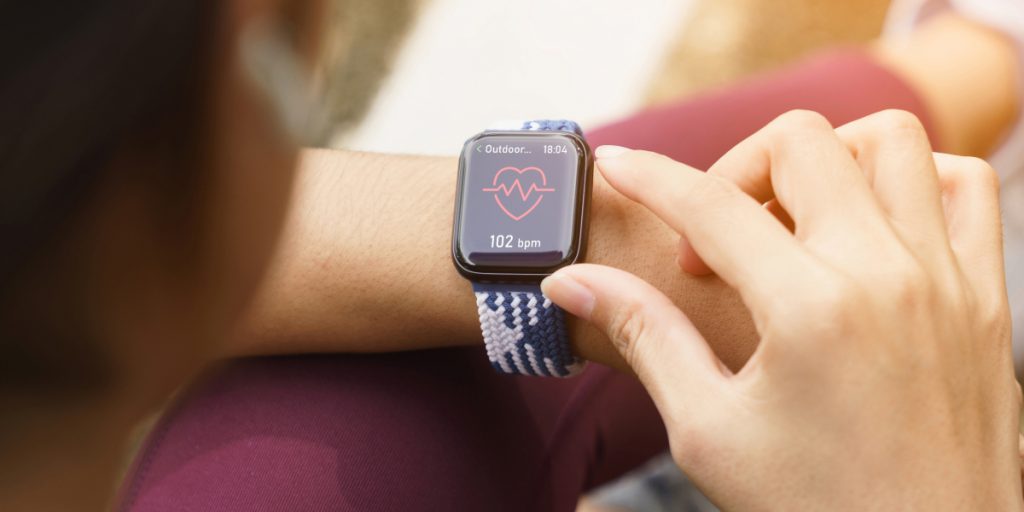Læger udsender advarsel: 27-årig mand endte på hospitalet på grund af Apple Watch