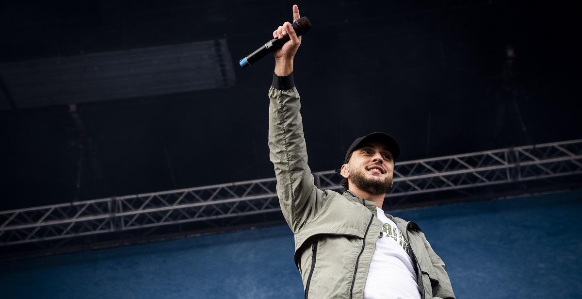Dansk rapstjerne måtte aflyse til “Grøn Koncert”: Her er forklaringen