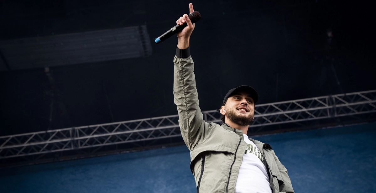 Dansk rapstjerne måtte aflyse til “Grøn Koncert”: Her er forklaringen