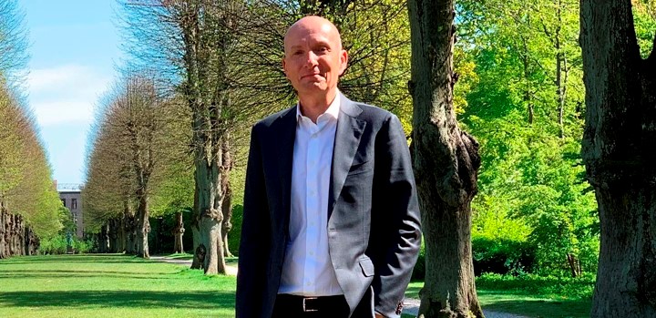 Lander nyt stort job