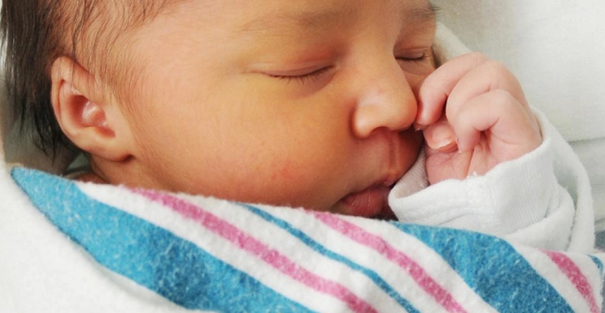 Fødegang afviste højgravide Nicole med veer – endte med at miste sin søn