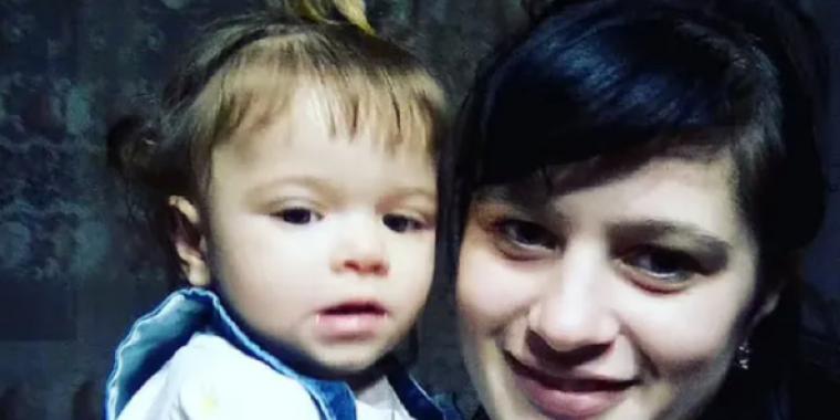 2-årig død på tragisk måde: Kravlede ned i kogende gryde