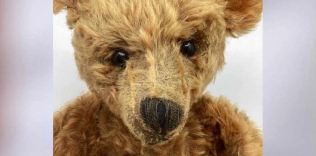 Jeannette købte bamse på loppemarked: Du falder bagover, når du læser hvor meget hun solgte den for