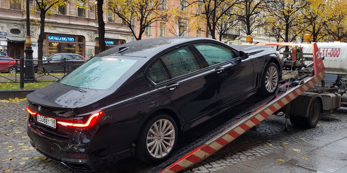 Ebba lånte bilen til en veninde: Nu skal den bortauktioneres af det offentlige