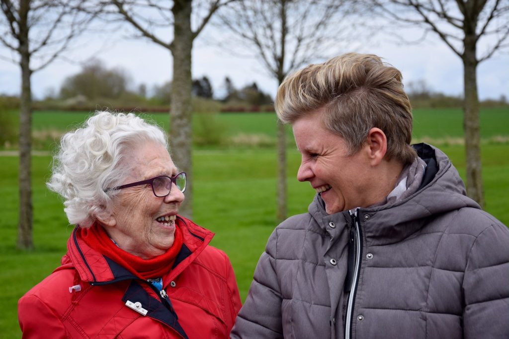 Birthe og Rikke mødtes på nettet, nu går de ture sammen