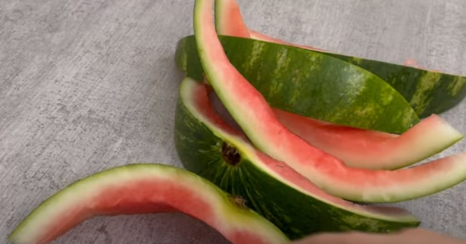 Mange smider resterne af vandmelonen i skraldespanden – men faktisk er den guld værd
