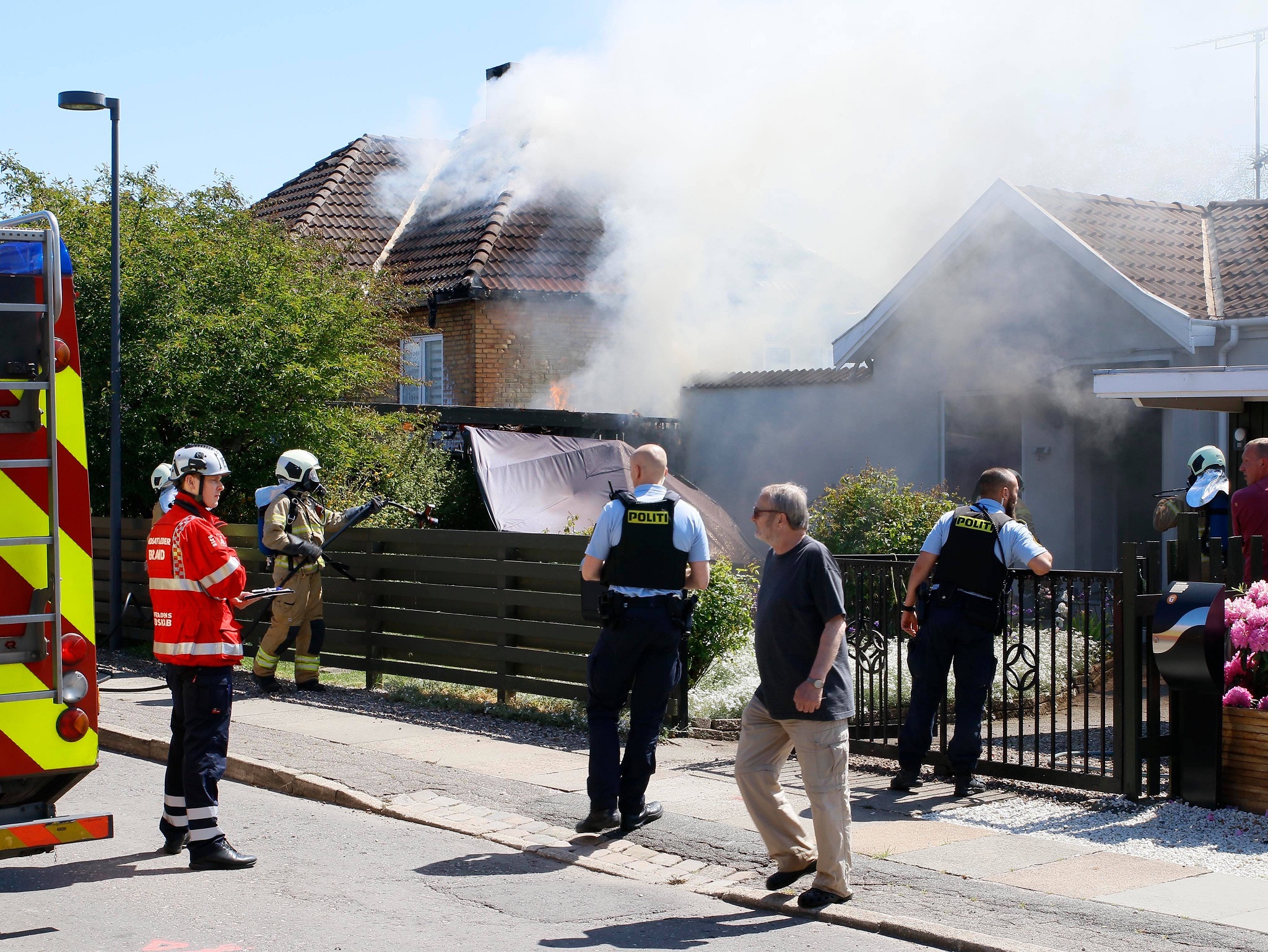 Kraftig brand ved villa på Amager