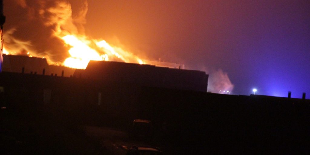 Lige nu: Stor brand i Hvide Sande: ‘Bliv væk’