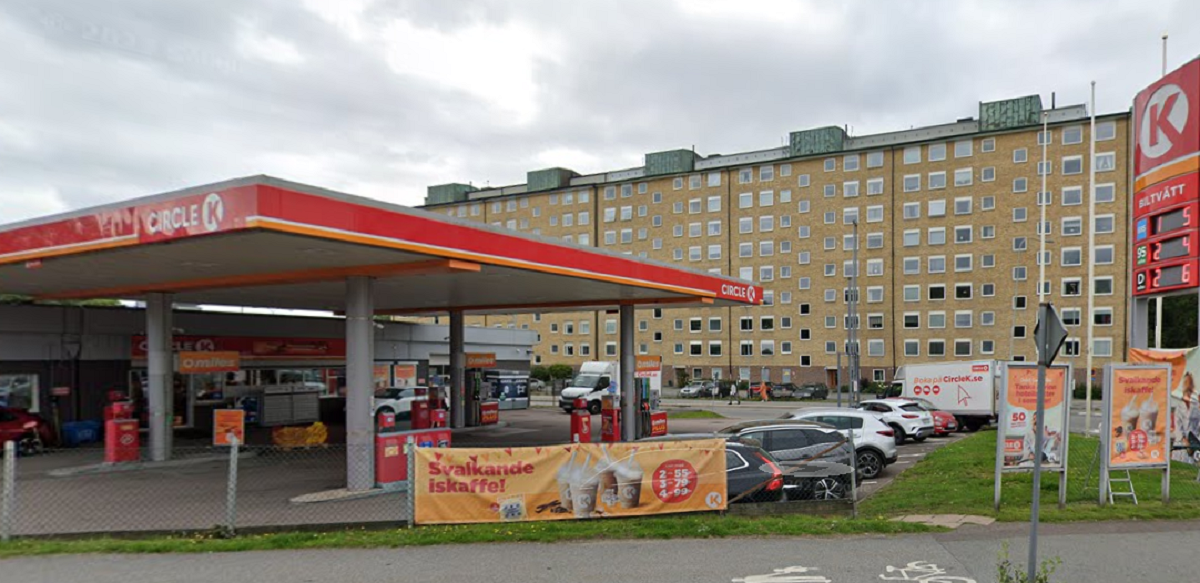 Nu bliver det billigere: Regeringen sænker afgiften på benzin og diesel