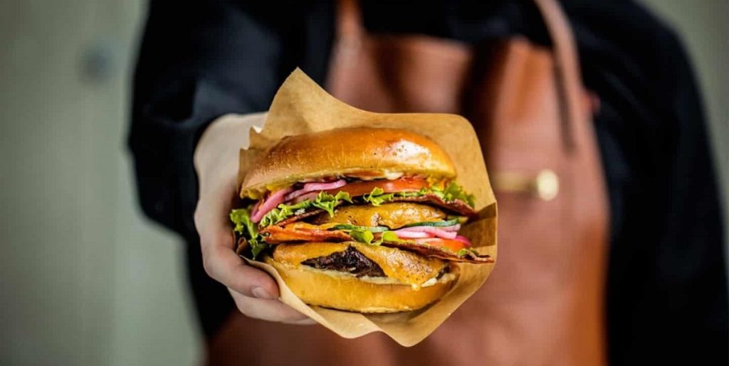 Denne restaurant har genbrugt den samme stegeolie til sine burgere i et århundrede