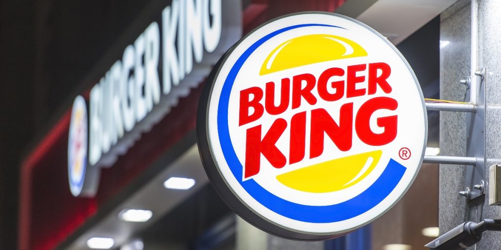 Døv mor skulle bestille mad på Burger King: Nu raser hele internettet over videoen
