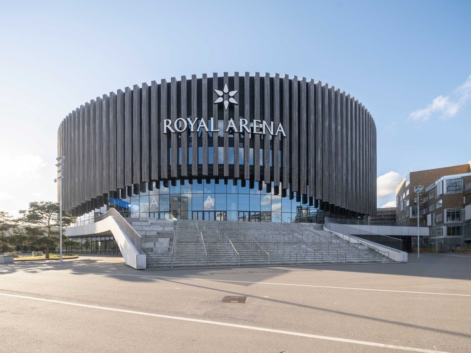 Royal Arena sættes til salg