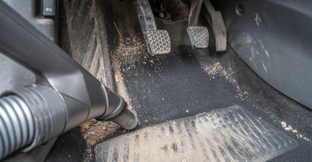 Er du ikke god til at holde bilen ved lige? Rengør hurtigere og mere effektivt