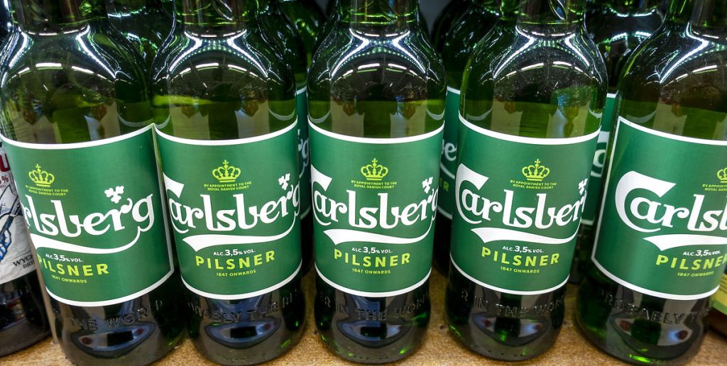 Regeringen vil forbyde alkohol i hverdage for danskere født før 2000