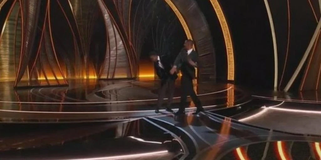 Nu undskylder Will Smith for sit Oscar-overfald