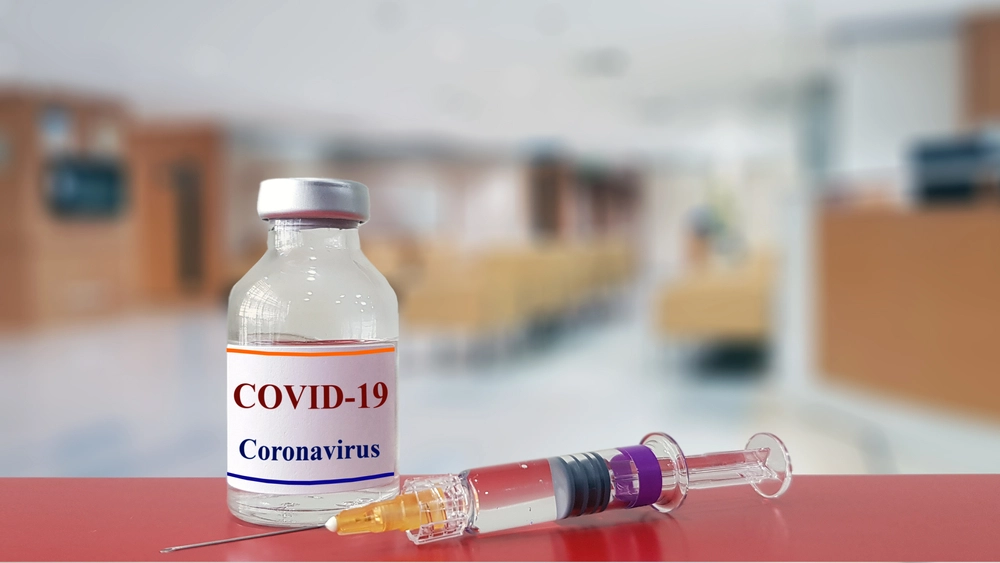Producent af Corona-vaccine sagsøgt: Vildledte befolkningen