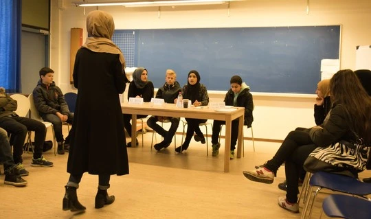 8-klasser fra Odense skal diskutere politik, rettigheder og hvordan man opfører sig på nettet