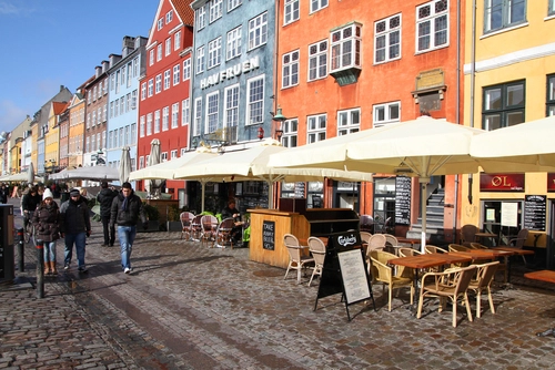 De må vente med at åbne op