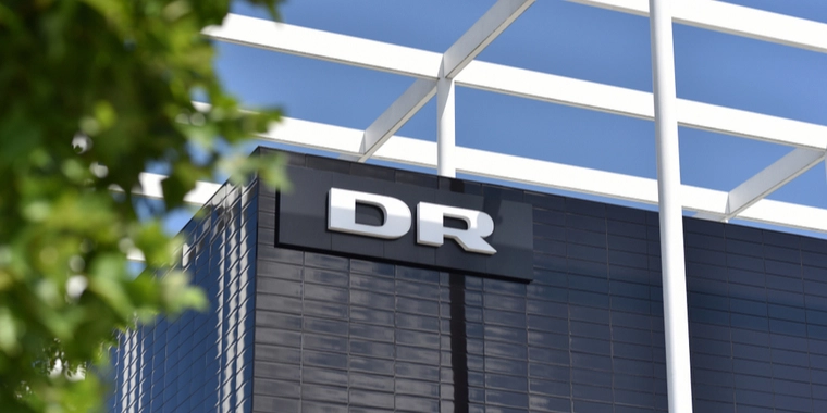 Kendt DR-vært forlader Danmark