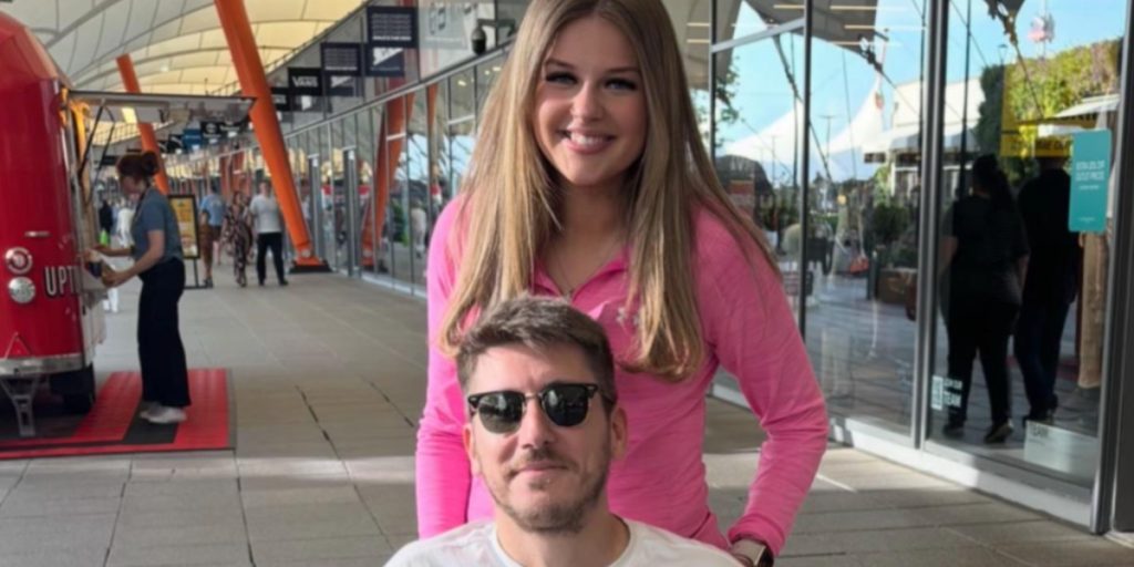 Far afgiver sjovt løfte til sin lille datter: 15 år senere holder han sit ord