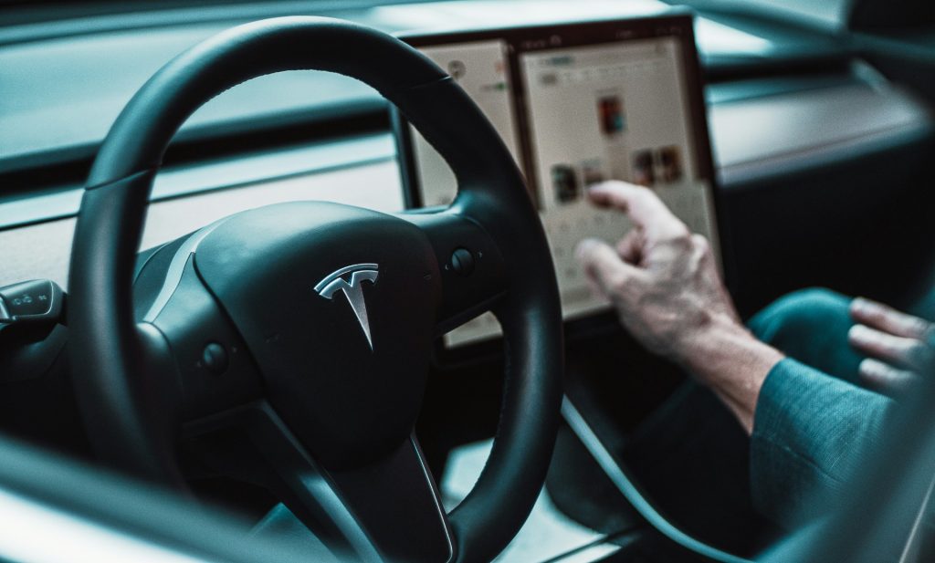 Den nye Tesla Model Q kommer snart: Prisen starter på 30.000 dollars