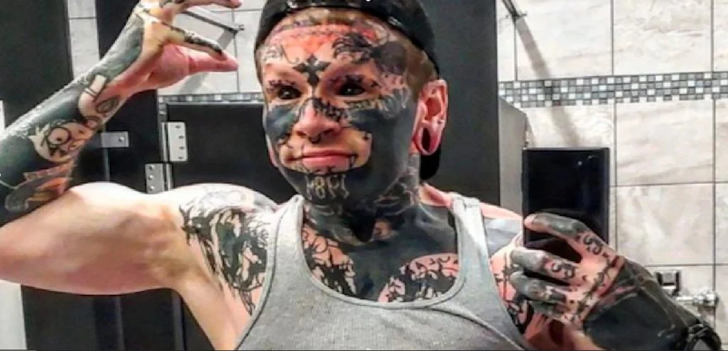 Vilde billeder: ‘Demon-mand’ har 200 tatoveringer