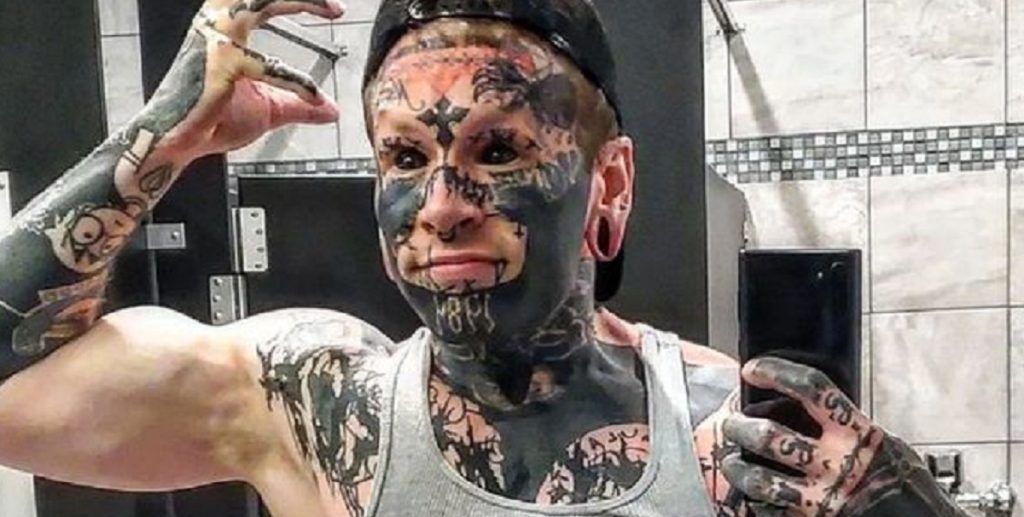 28-årige Søren er tatoveret fra øjeæble til fingerspids: Sådan så han ud for 10 år siden