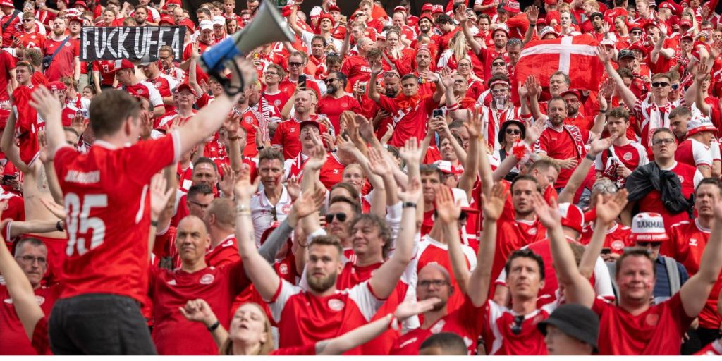 Åh nej! Nu er den gal igen: DBU kan se frem til bøde på 75.000