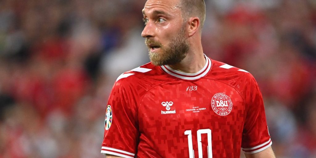 Lagde du også mærke til denne lille detalje på Christian Eriksens bluse?