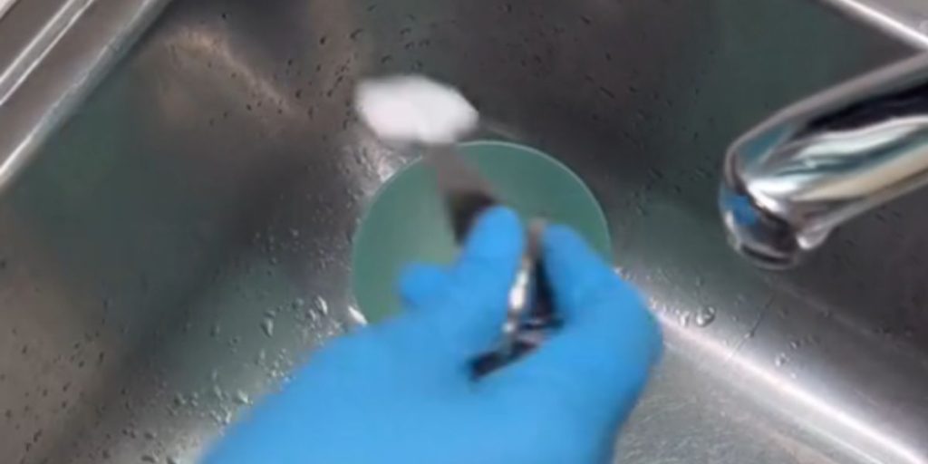 Slut med dyre rengøringsmidler: 3 ting du ikke vidste, du kunne bruge natron til