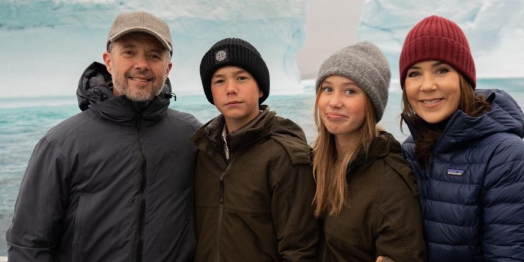 Kongeparret overrasker gang på gang: Deler nu private fotos