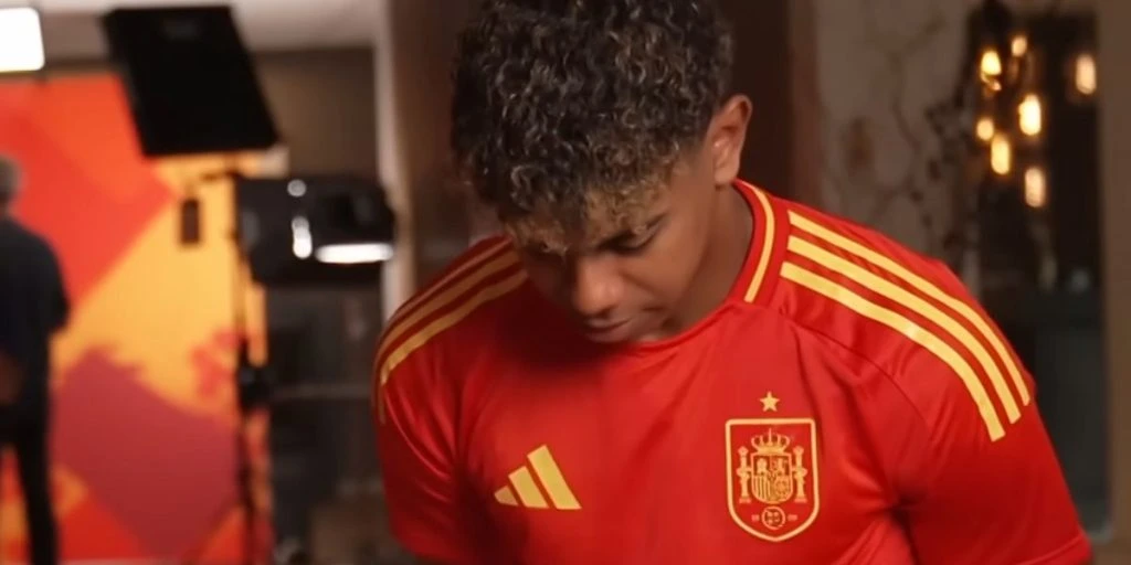 Spaniens unge talent, Lamine Yamal, i dyb sorg: Far stukket ned