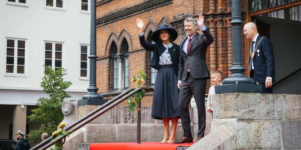Lagde du også mærke til detaljen ved dronning Mary? Her har du set nederdelen før