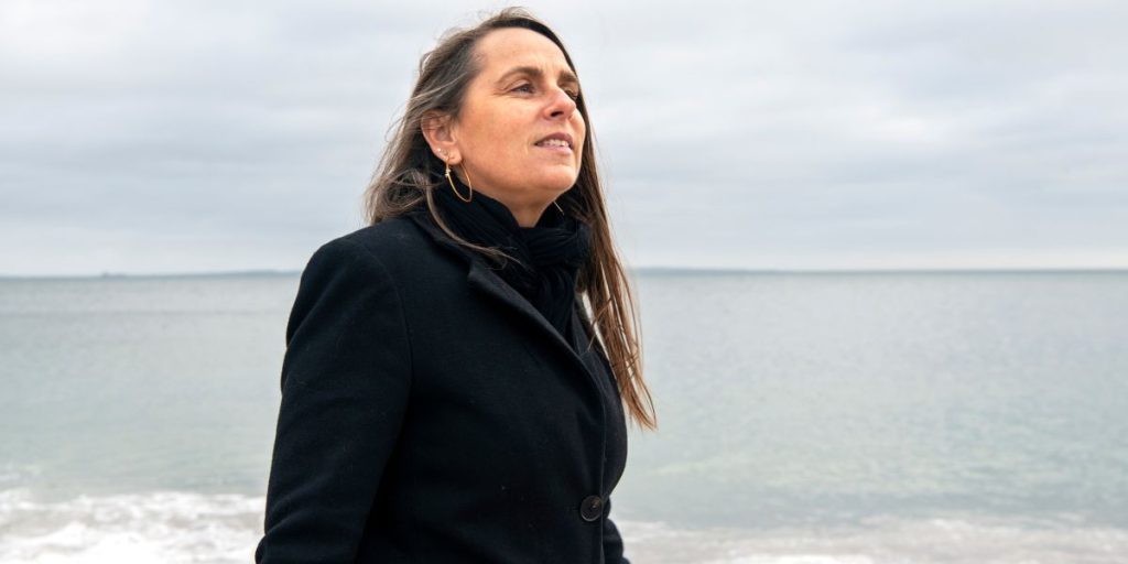 Anne Hjernøe har mærket det på egen krop: Nu giver hun sine bedste råd til at finde ro i hverdagen