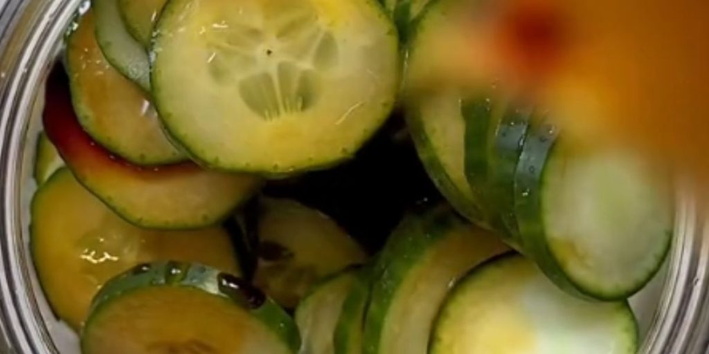 I Asien laver de agurkesalat på denne måde – Smager meget bedre end vores