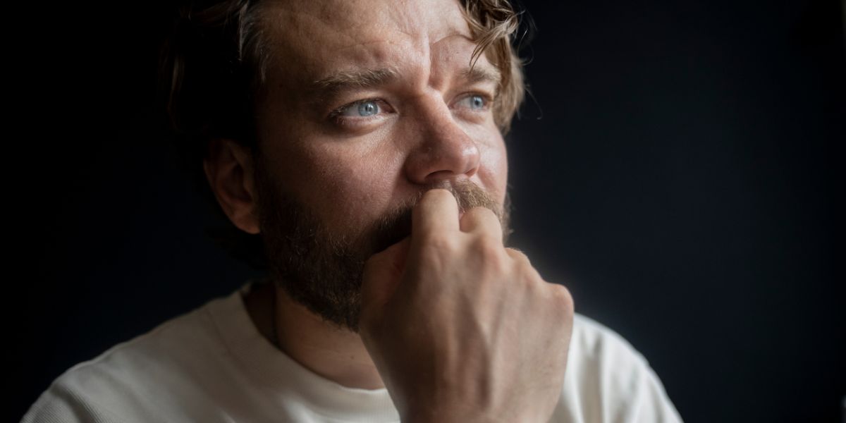 Pilou Asbæk afslører særlig tilberedningsmetode: Kom halen i kogende vand og spiste hummer levende