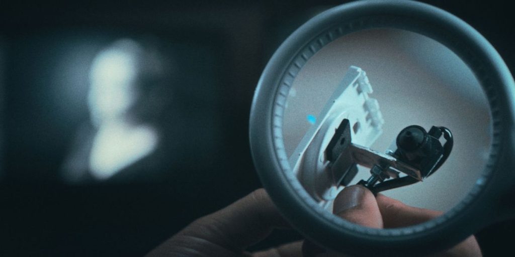 Havde relation til ‘Den sorte svane’: Nu går formand af