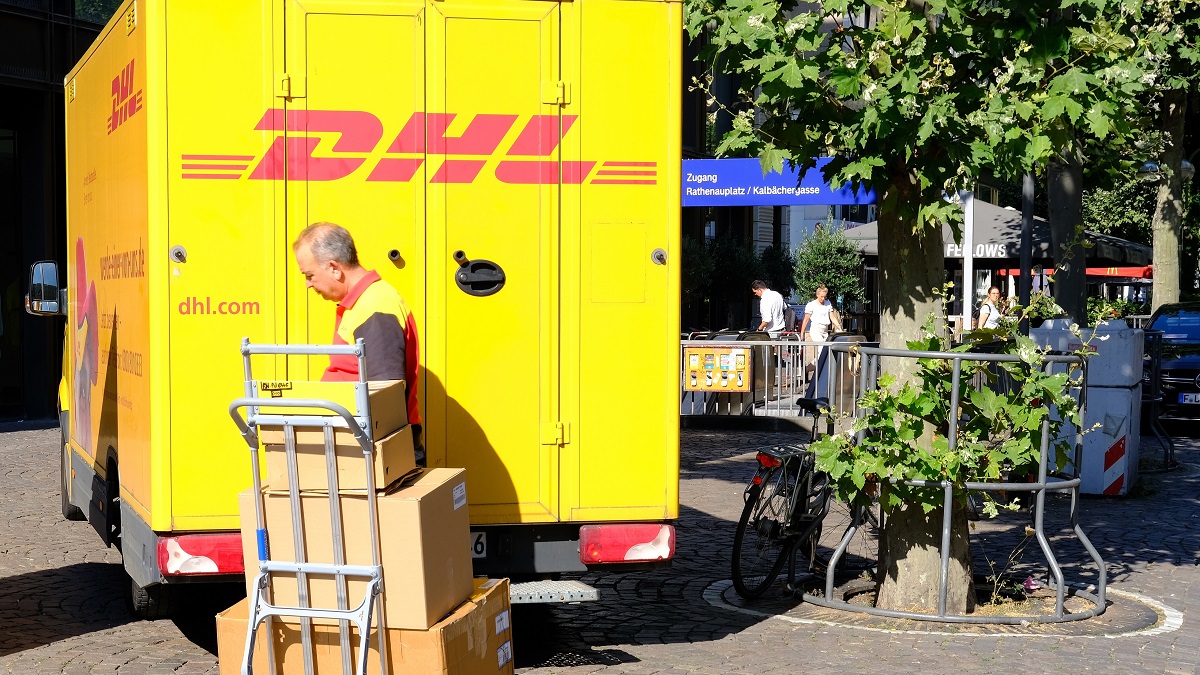 DHL hæver priserne: Så dyrt bliver det at sende pakker fra 1. januar