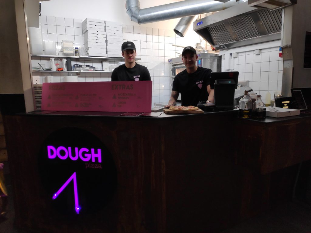 Street Food Vejles nye pizzabod er åbnet: God respons fra gæsterne