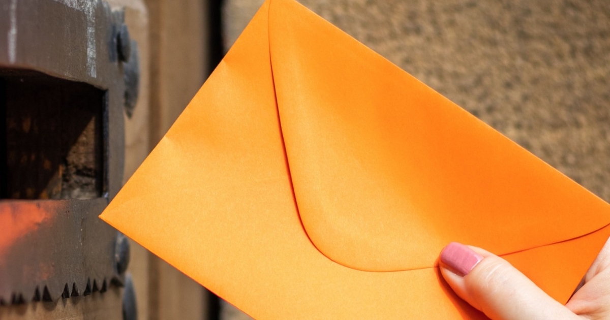 Hvis en orange konvolut pludselig ligger i din postkasse, skal du reagere omgående