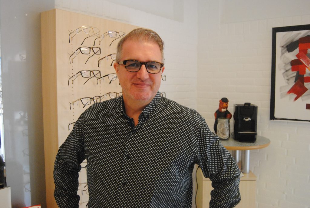 Erfaren optiker har åbnet egen butik i Bredballe Centeret: Følger drøm om at blive selvstændig