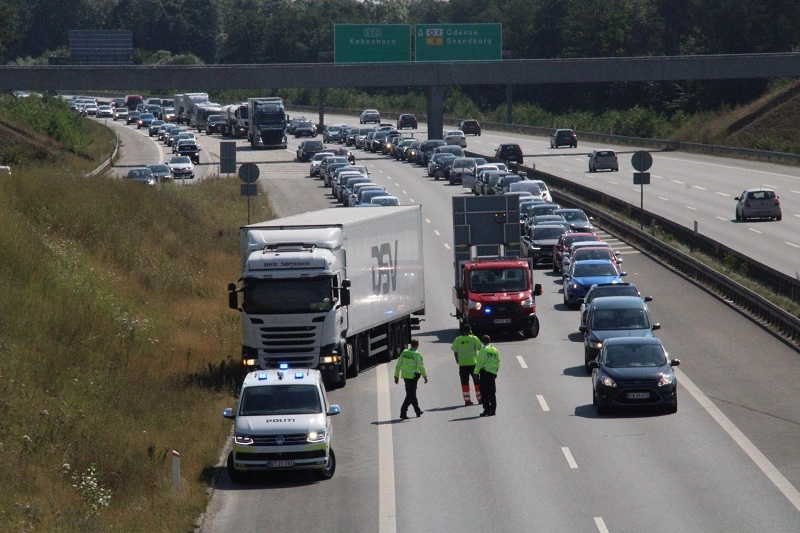 Uheld på motorvejen giver massiv kø