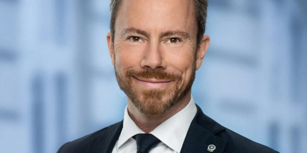 Jakob Ellemann indlagt