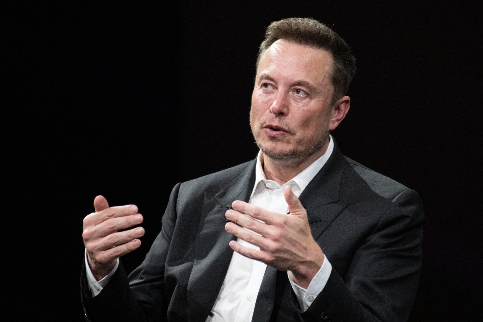 Elon Musk og X i stor sagsøgningssag