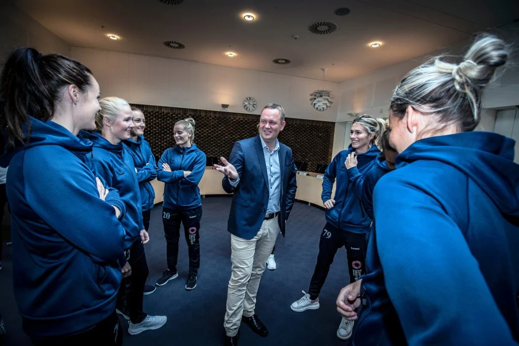 Borgmesteren fik en god håndboldsnak med Team Esbjerg