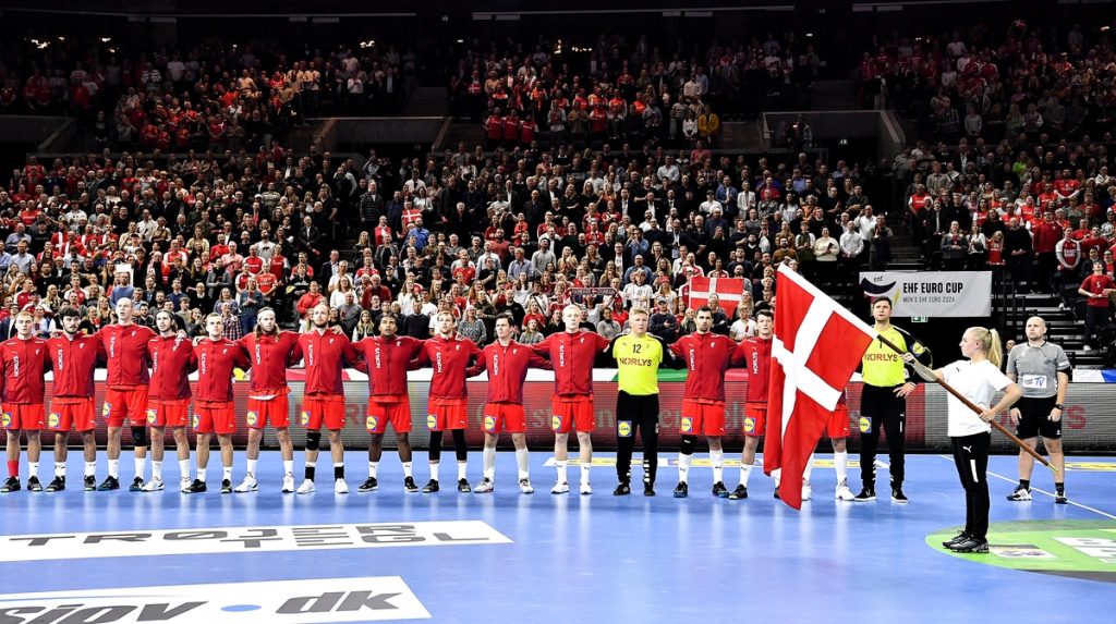 Stor dag i går for dansk håndbold: Emil Nielsen fik den største pris