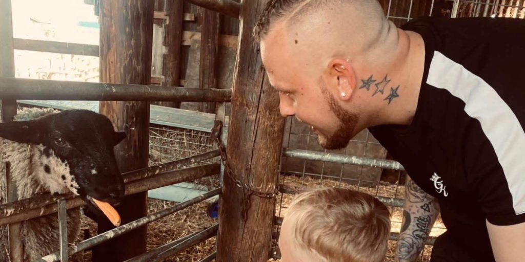 Far vågnede om natten med mavesmerter – få uger senere var han død