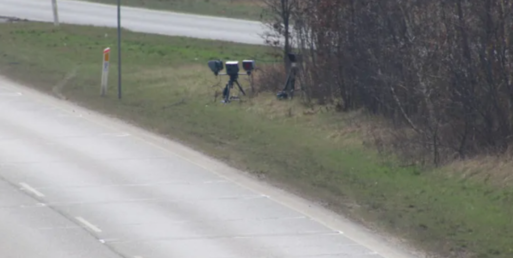 De skarpe bilister spreder budskabet: Fartkontrol på motorvej i begge retninger