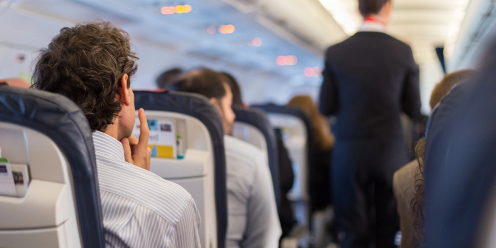 Betalte for dyrere sæde på fly, men fik det ikke: Han blev rasende, da han hørte årsagen